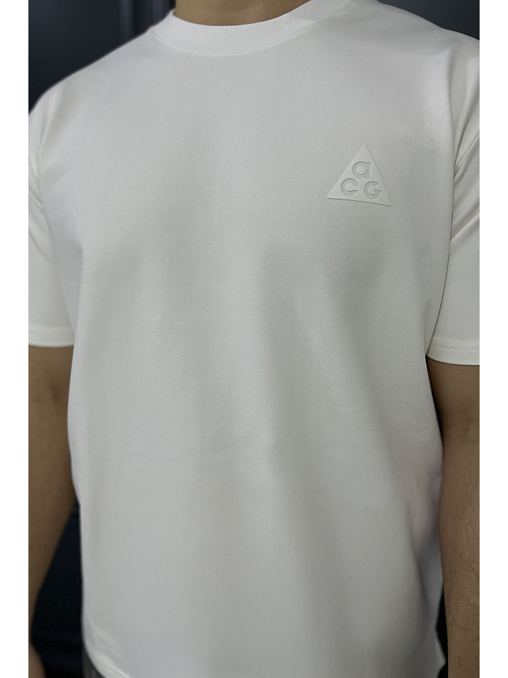 Ekru Erkek Bisiklet Yaka Baskılı Tişört-3