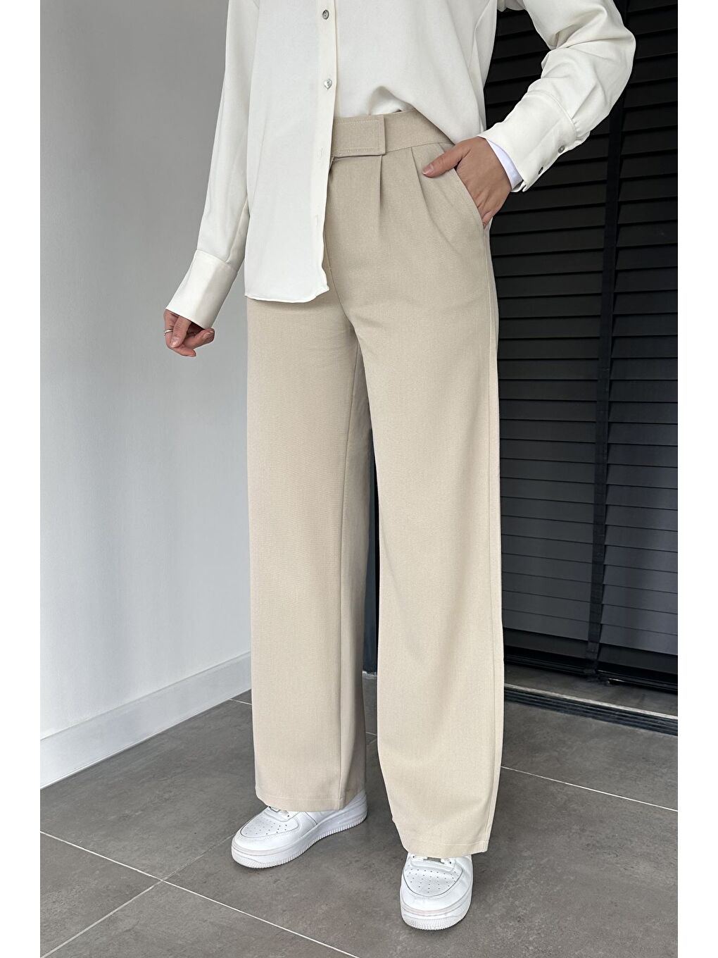 Bej Kadın Bel Lastikli Cırtlı Tesettür Palazzo Pantolon-1