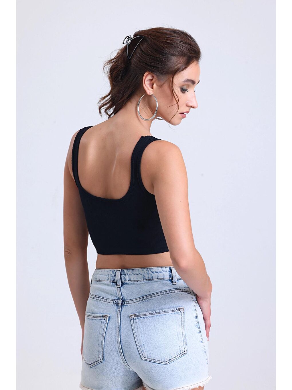 Siyah İnce Askılı Spor Kesim Toparlayıcı Crop Atlet 49BRASAME-4