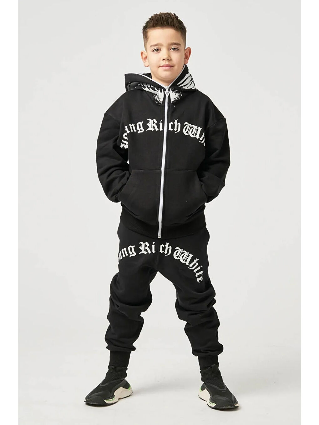 Siyah Erkek Çocuk Fermuarlı Kalın Eşofman Takımı ESF.YY22