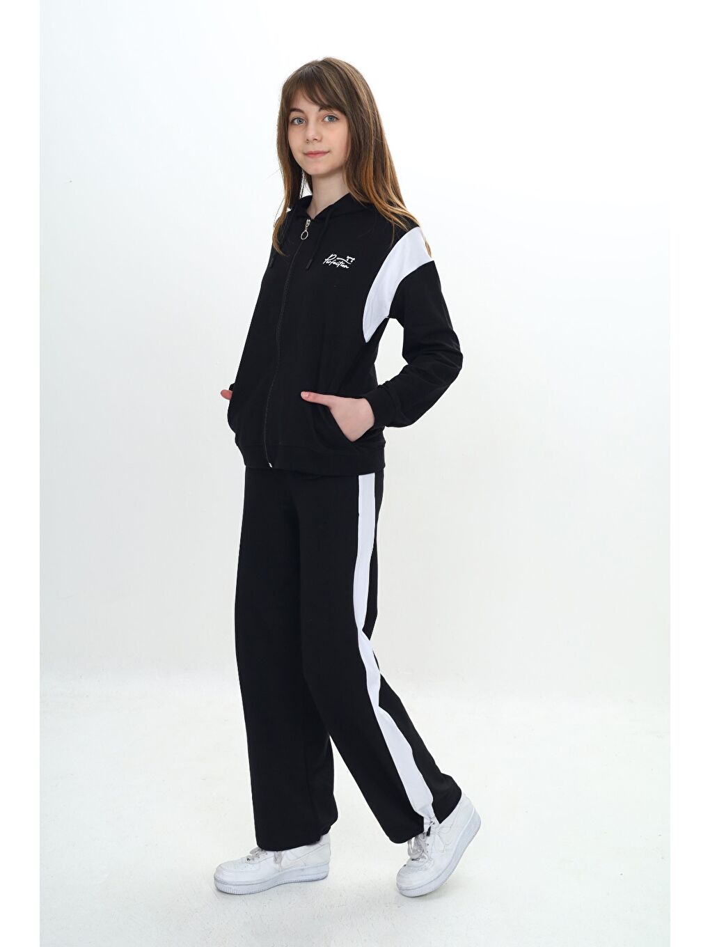 Siyah Kız Çocuk Fermuarlı Garni Detaylı Eşofman Takım-1