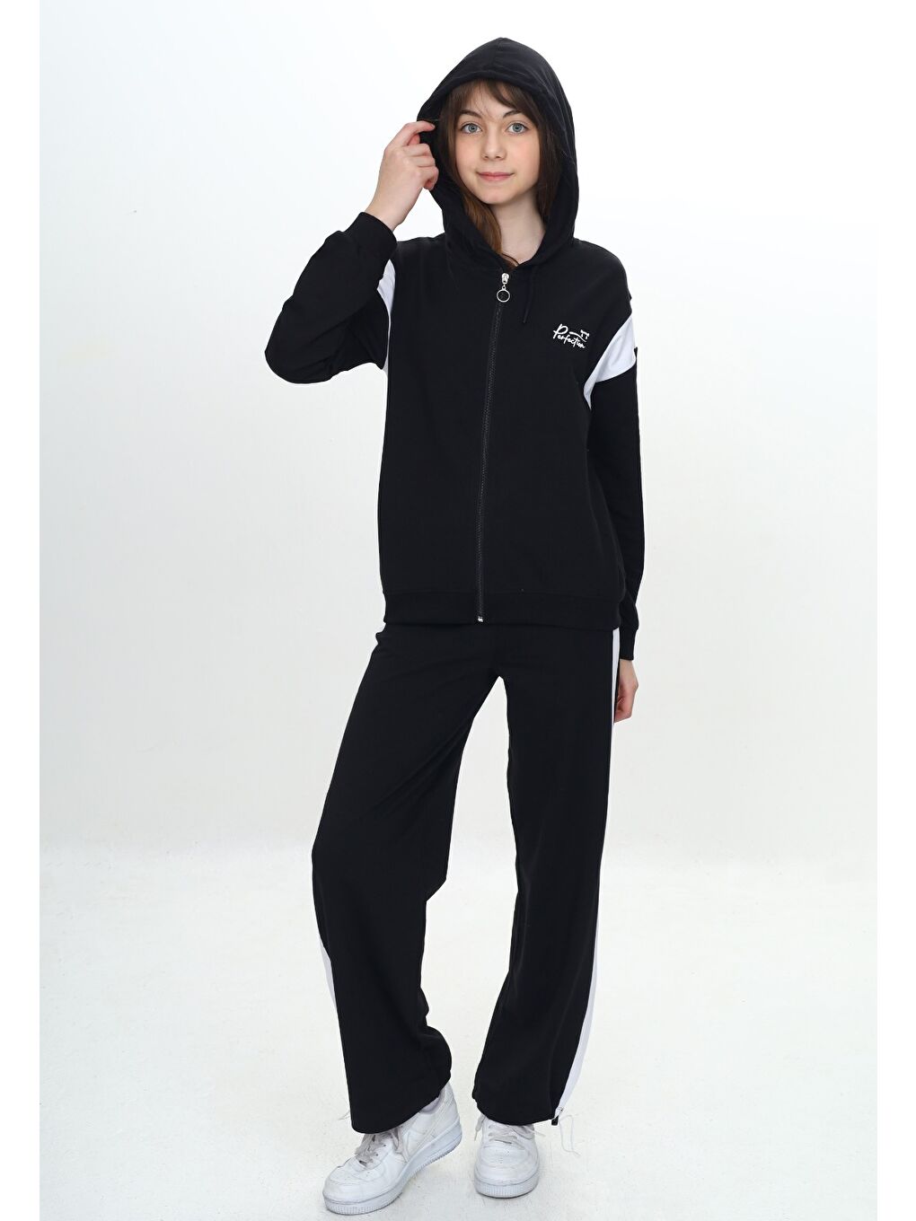 Siyah Kız Çocuk Fermuarlı Garni Detaylı Eşofman Takım-3