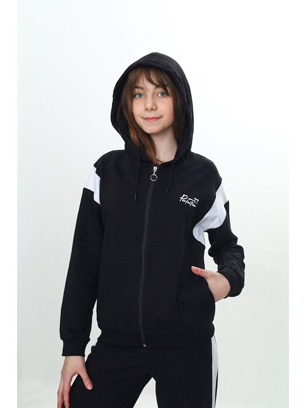 Siyah Kız Çocuk Fermuarlı Garni Detaylı Eşofman Takım-4