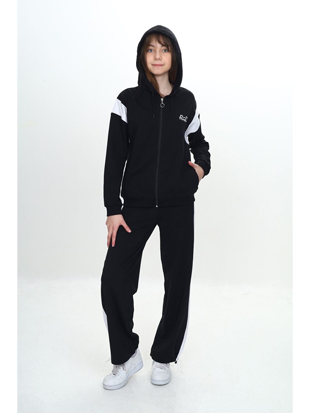 Siyah Kız Çocuk Fermuarlı Garni Detaylı Eşofman Takım-7