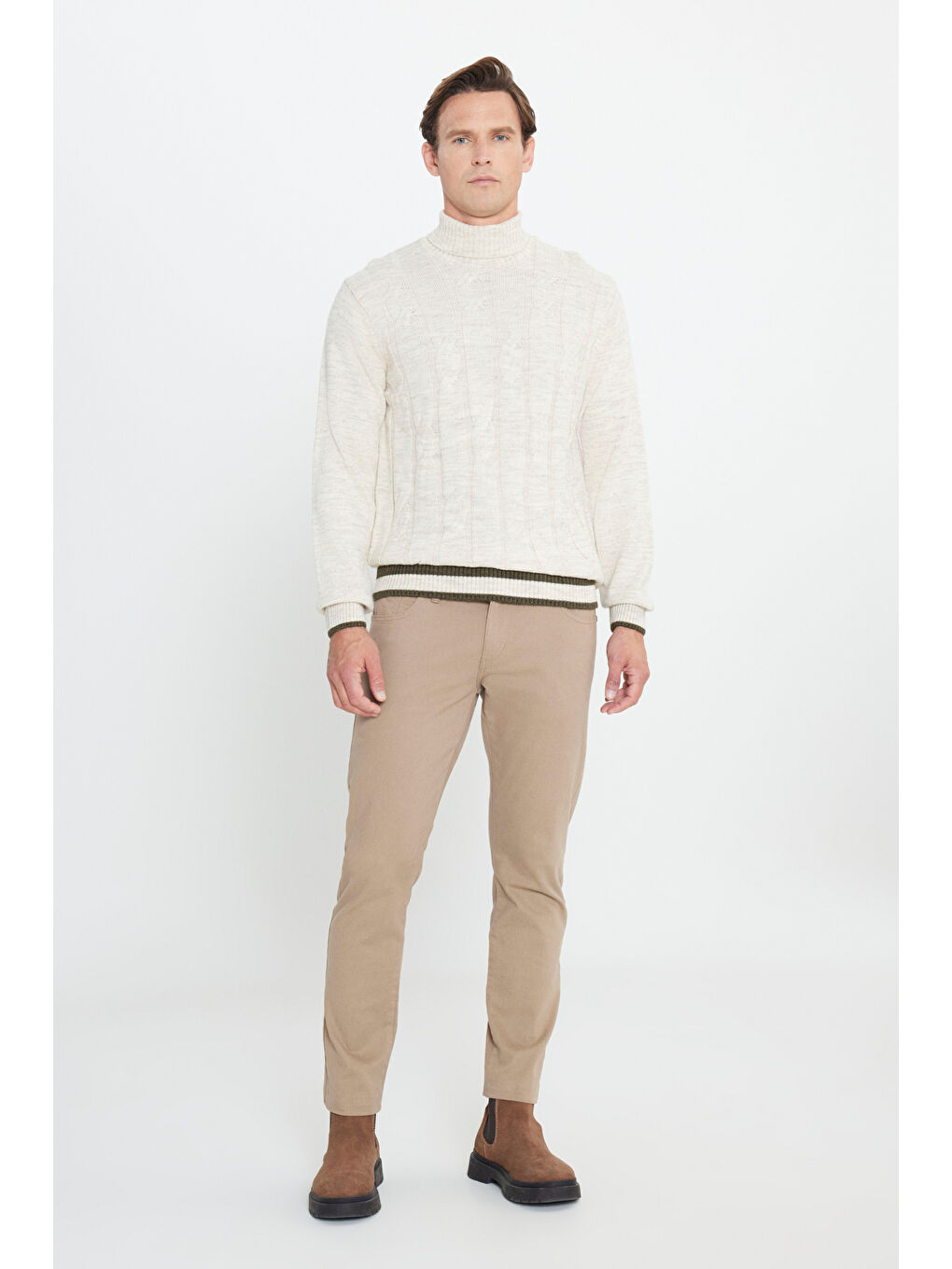 Erkek Açık Bej Standart Fit Normal Kesim Tam Balıkçı Yaka Jakarlı Triko-1