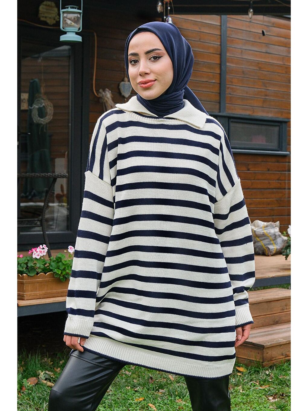 Çizgili Boğazlı Triko Kazak Lacivert-1