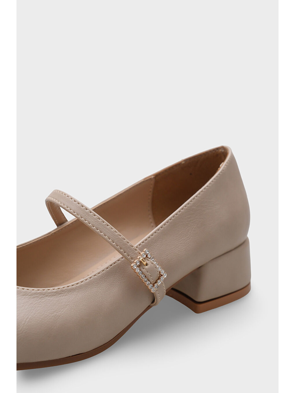 Bej Küt Burunlu Kısa Topuklu Bantlı Mary Jane Kadın Ayakkabı-2