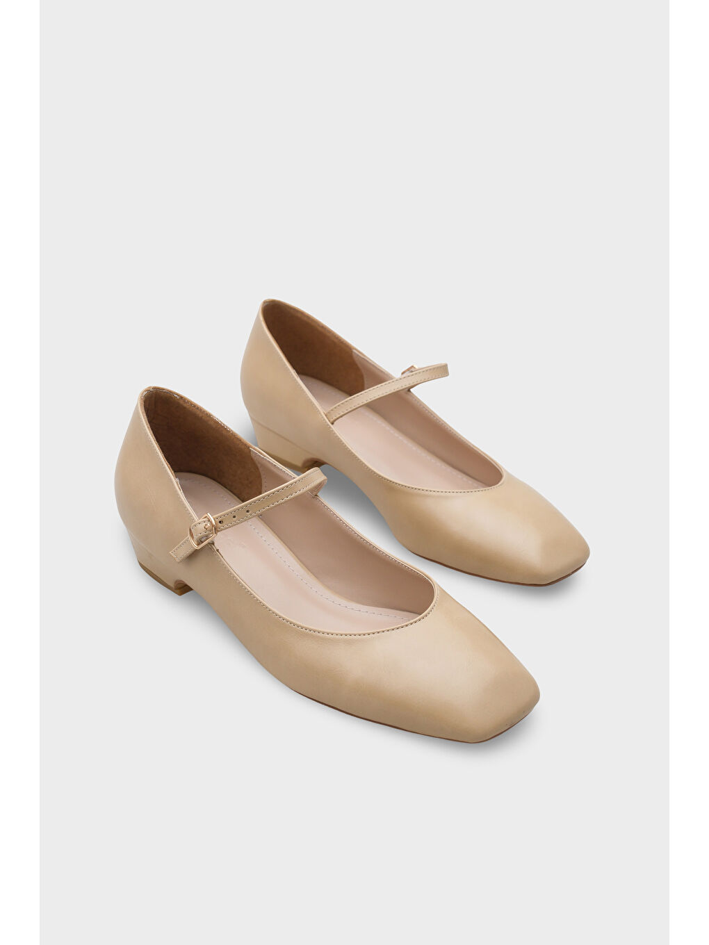 Bej Darline Kısa Topuklu Küt Burunlu Bantlı Mary Jane Kadın Ayakkabı-1