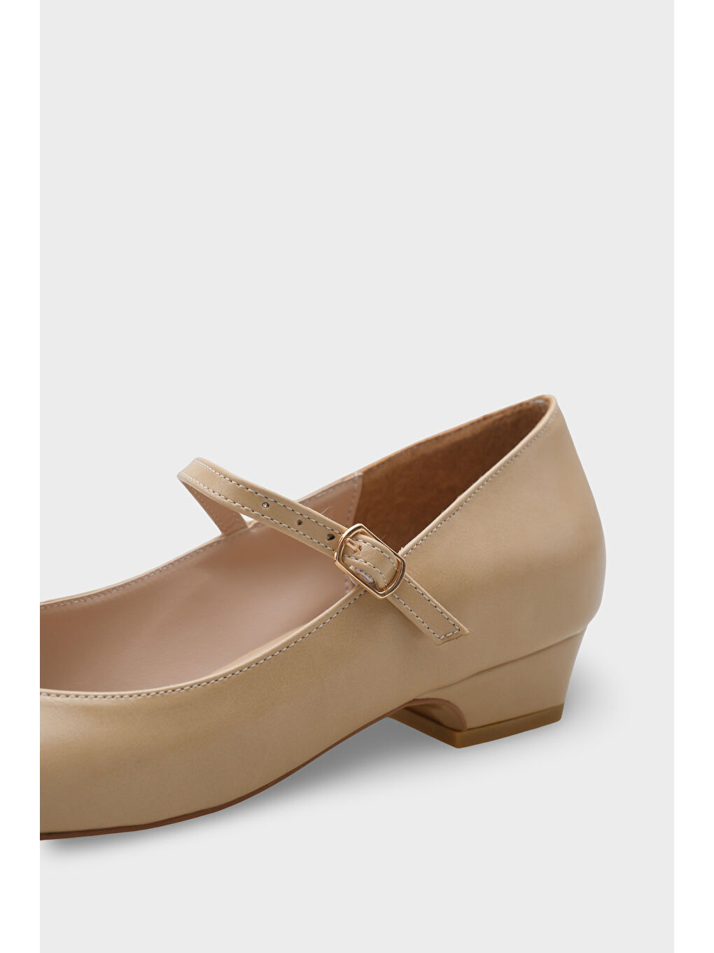 Bej Darline Kısa Topuklu Küt Burunlu Bantlı Mary Jane Kadın Ayakkabı-3