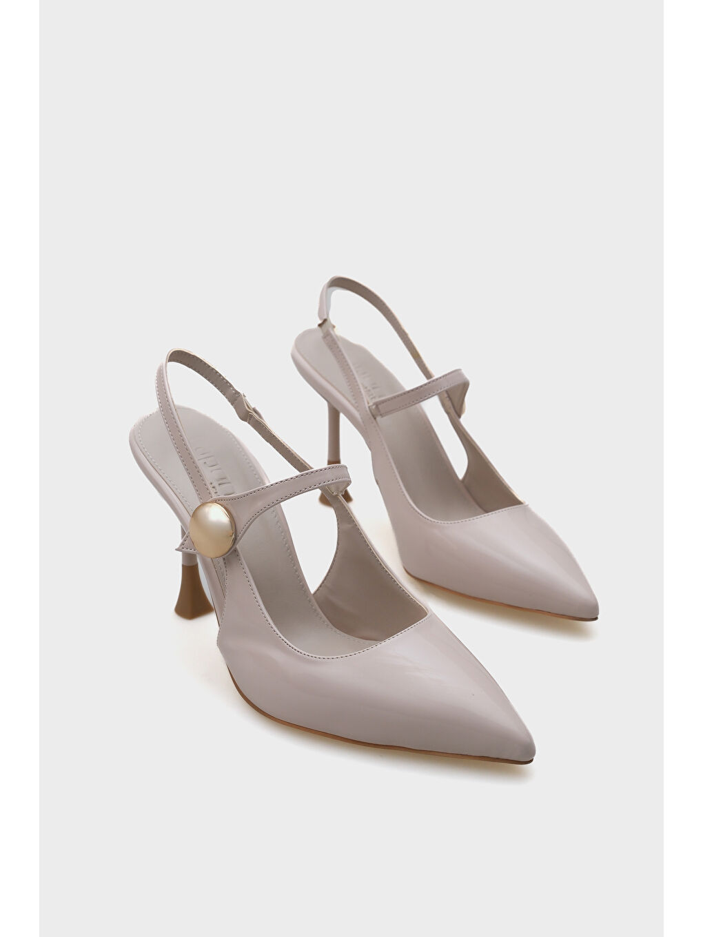 Bej Holly Sivri Burunlu Orta Topuklu Arkası Bantlı Kadın Topuklu Ayakkabı-1