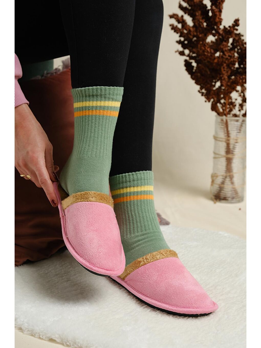 Pembe Mija Pofuduk Ev Terliği Ses Yapmaz Taban Yıkanabilir Kışlık Ev Terliği Misafir Terliği