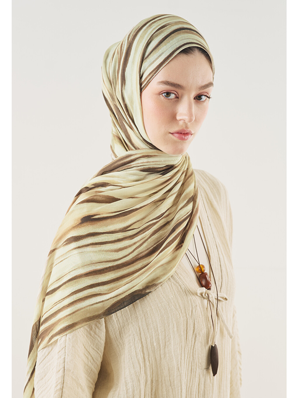 Kahverengi Dark Batik Desen Soft Viskon Şal Kahve