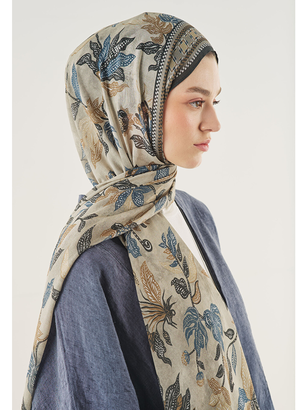 Kahverengi Mystic Bloom Desen Soft Viskon Şal Kahve-3