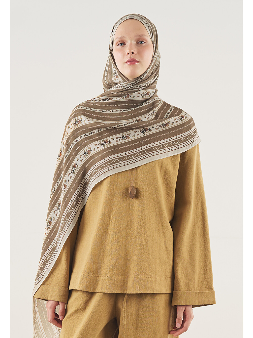 Kahverengi Floral Lines Desen Soft Viskon Şal Vizon-1