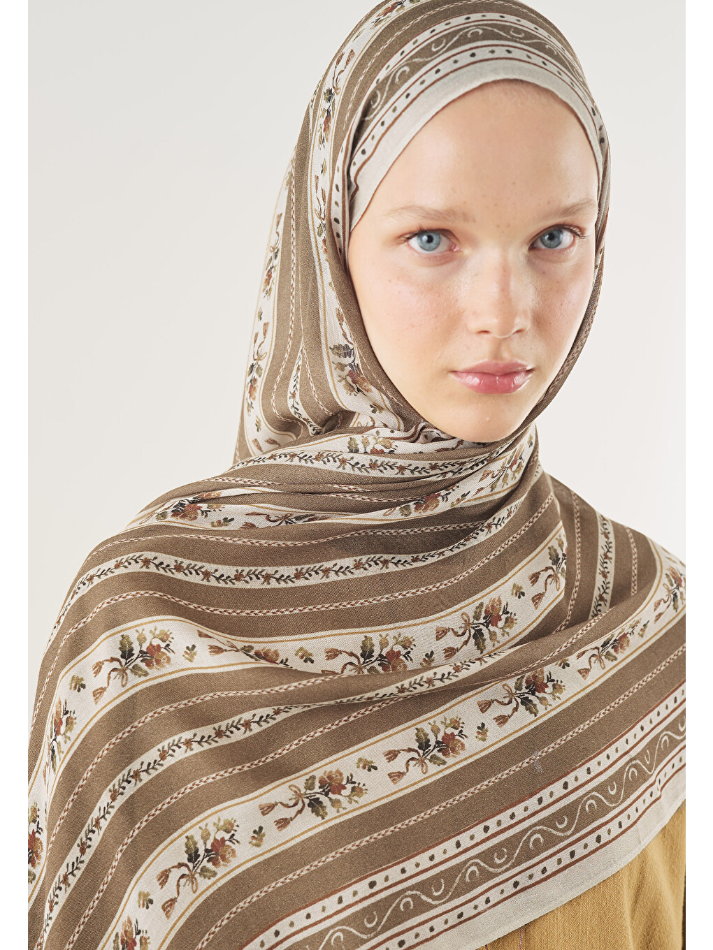 Kahverengi Floral Lines Desen Soft Viskon Şal Vizon-4