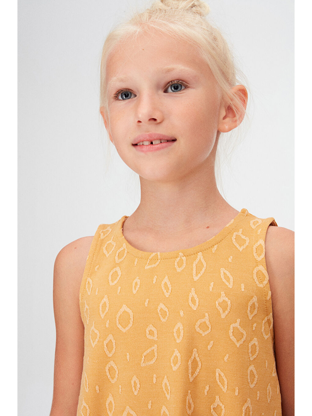 Sarı Hardal Damla Desen Kız Çocuk Fırfırlı Çan Etekli Elbise-3