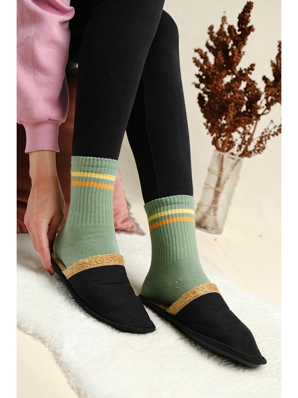 Siyah Mija Pofuduk Ev Terliği Ses Yapmaz Taban Yıkanabilir Kışlık Ev Terliği Misafir Terliği-1