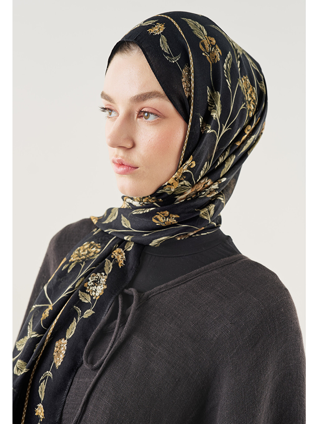 Bloomy Desen Soft Viskon Şal Siyah-2