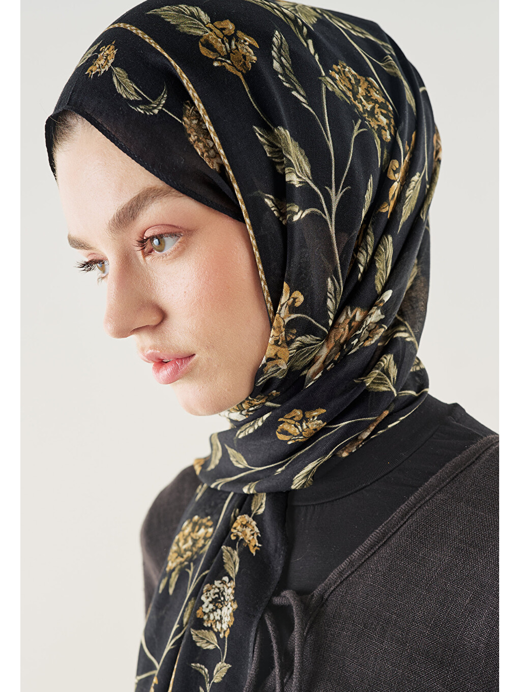 Bloomy Desen Soft Viskon Şal Siyah-3
