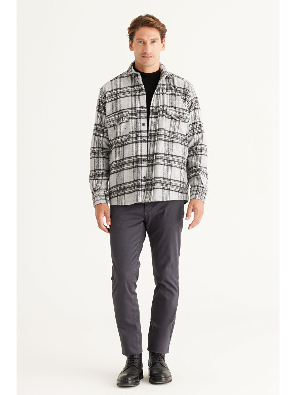 Erkek Gri Oversize Fit Geniş Kesim Düğmeli Yaka Ekose Gömlek Ceket-1