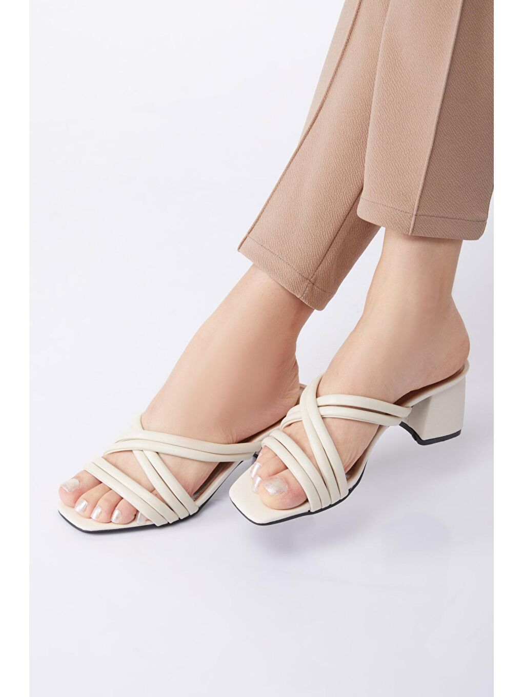 Kadın Bej Topuklu Terlik - 24794