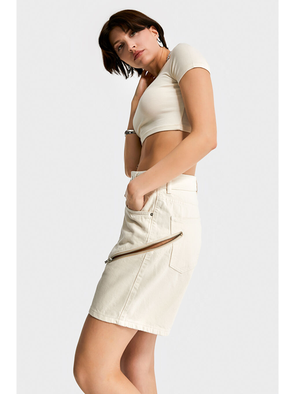 Bej Kadın Raw Renk 7s5-69 Midi Boy Fermuar Detaylı %100 Pamuk Mom Fit Tasarım Denim Şort-4