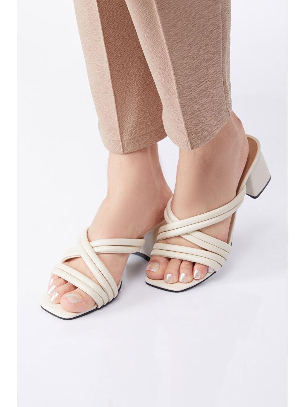 Kadın Bej Topuklu Terlik - 24794-1