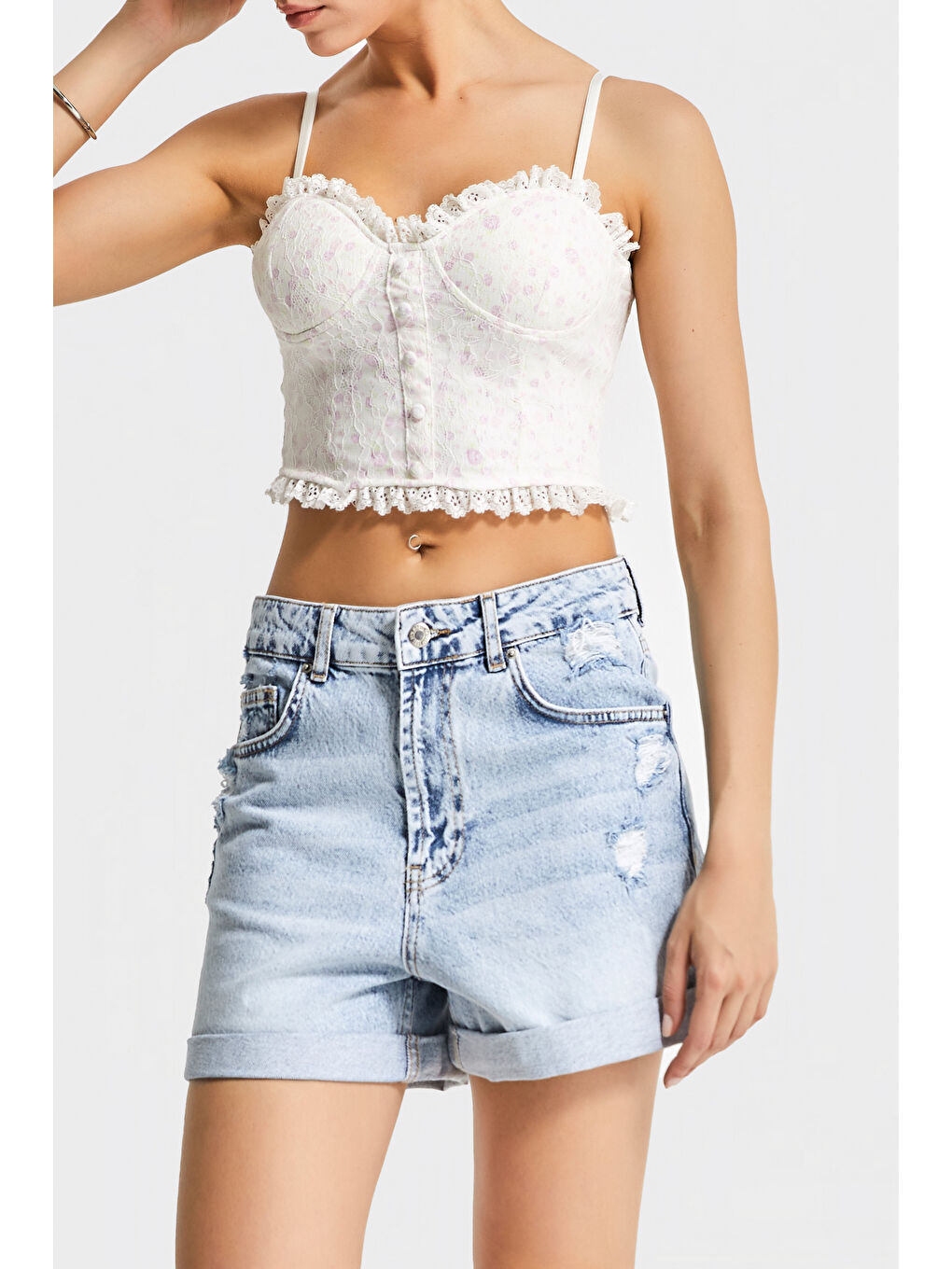 Mavi Kadın Snow Jean Rengi 12s5-3 Midi Boy Yırtık Detaylı Duble Paça %100 Pamuk Denim Şort