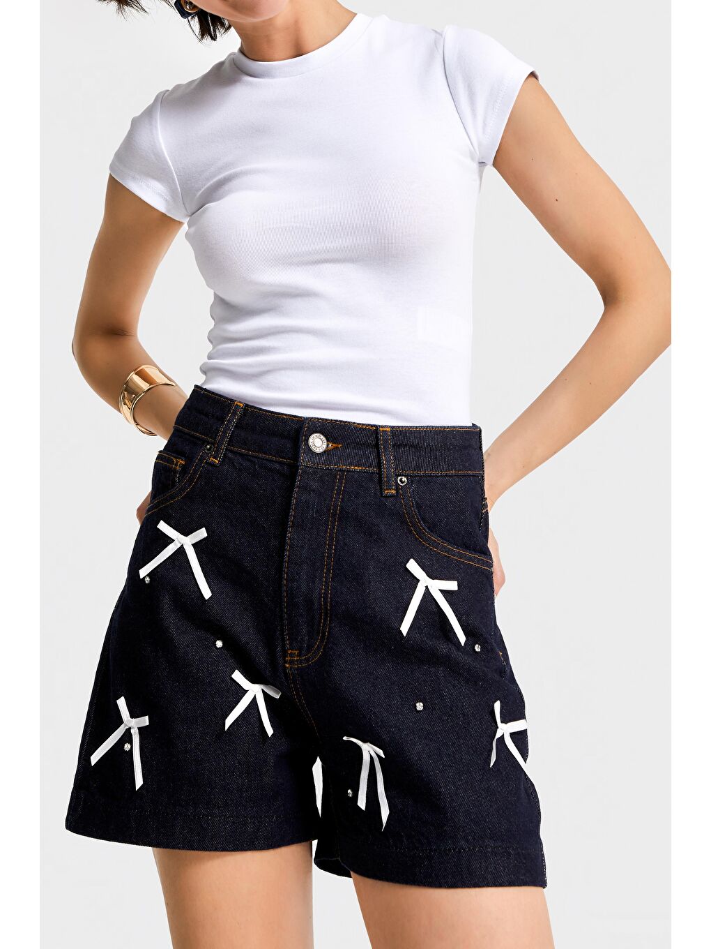 Kadın İndigo Renk 7s5-35 Midi Boy Fiyonk Detaylı %100 Pamuk Yüksek Bel Tasarım Denim Şort