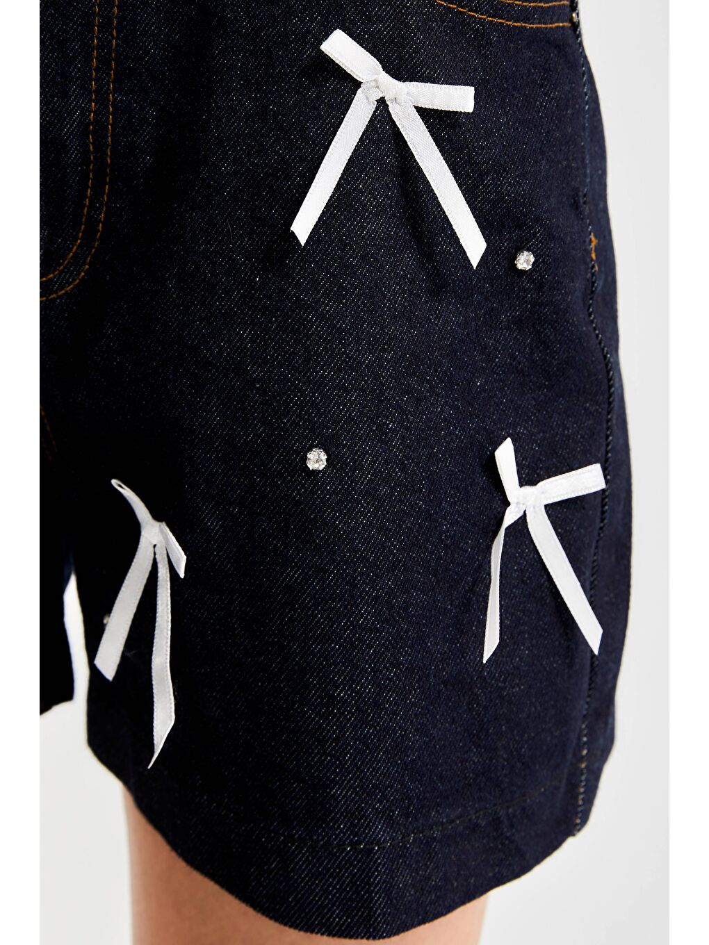 Kadın İndigo Renk 7s5-35 Midi Boy Fiyonk Detaylı %100 Pamuk Yüksek Bel Tasarım Denim Şort-2