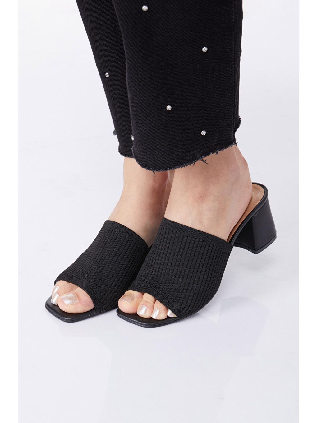 Kadın Siyah Topuklu Terlik - 24800-2