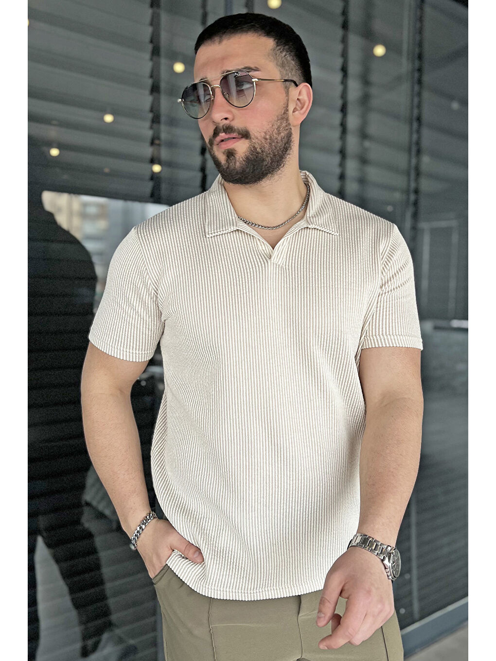 Bej Erkek Polo Yaka Çizgi Desenli Elastanlı Tişört-1