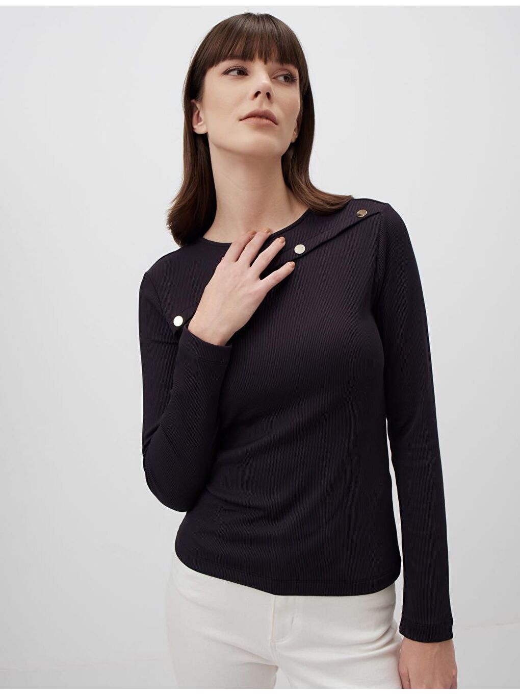 Siyah Bisiklet Yaka Uzun Kollu Detaylı Bluz-3