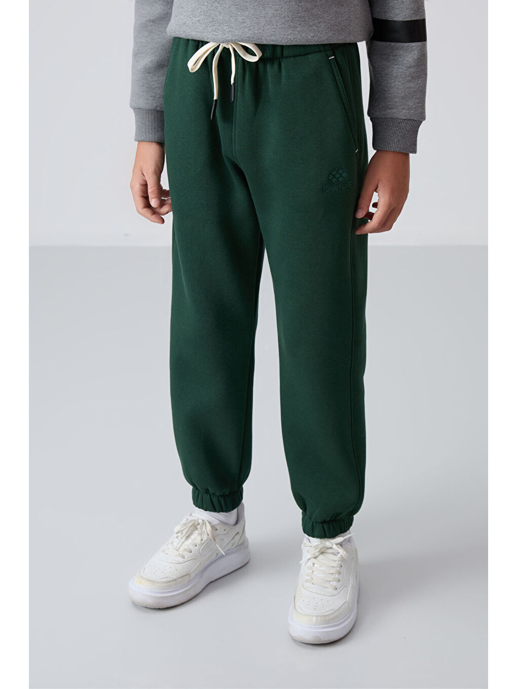 Çam Yeşil Pamuklu Kalın İçi Tüylü Yumuşak Dokulu Standart Fit Baskılı Erkek Çocuk Eşofman Alt - 112