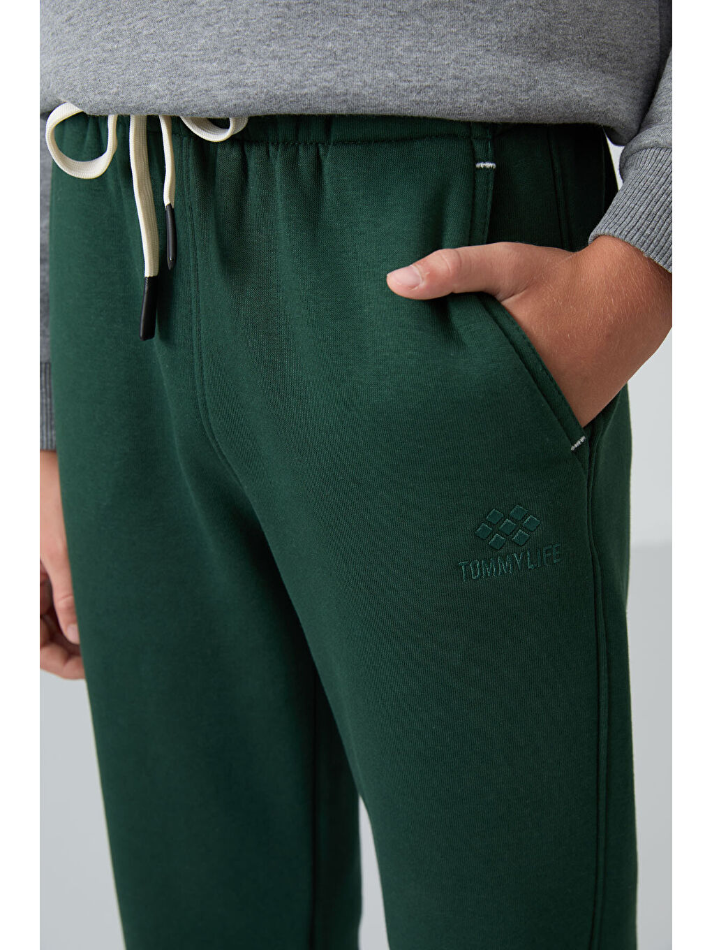 Çam Yeşil Pamuklu Kalın İçi Tüylü Yumuşak Dokulu Standart Fit Baskılı Erkek Çocuk Eşofman Alt - 112-1