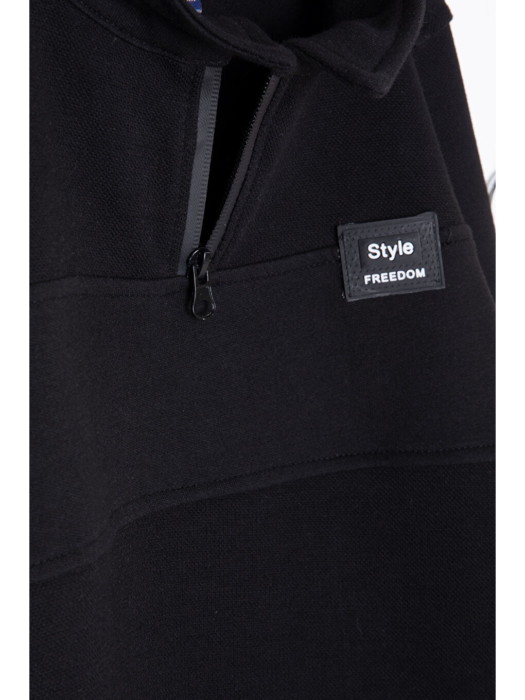 Siyah Fermuar Yakalı Sweatshirt ve Jean Pantolonlu Erkek Çocuk Takım 20107-2