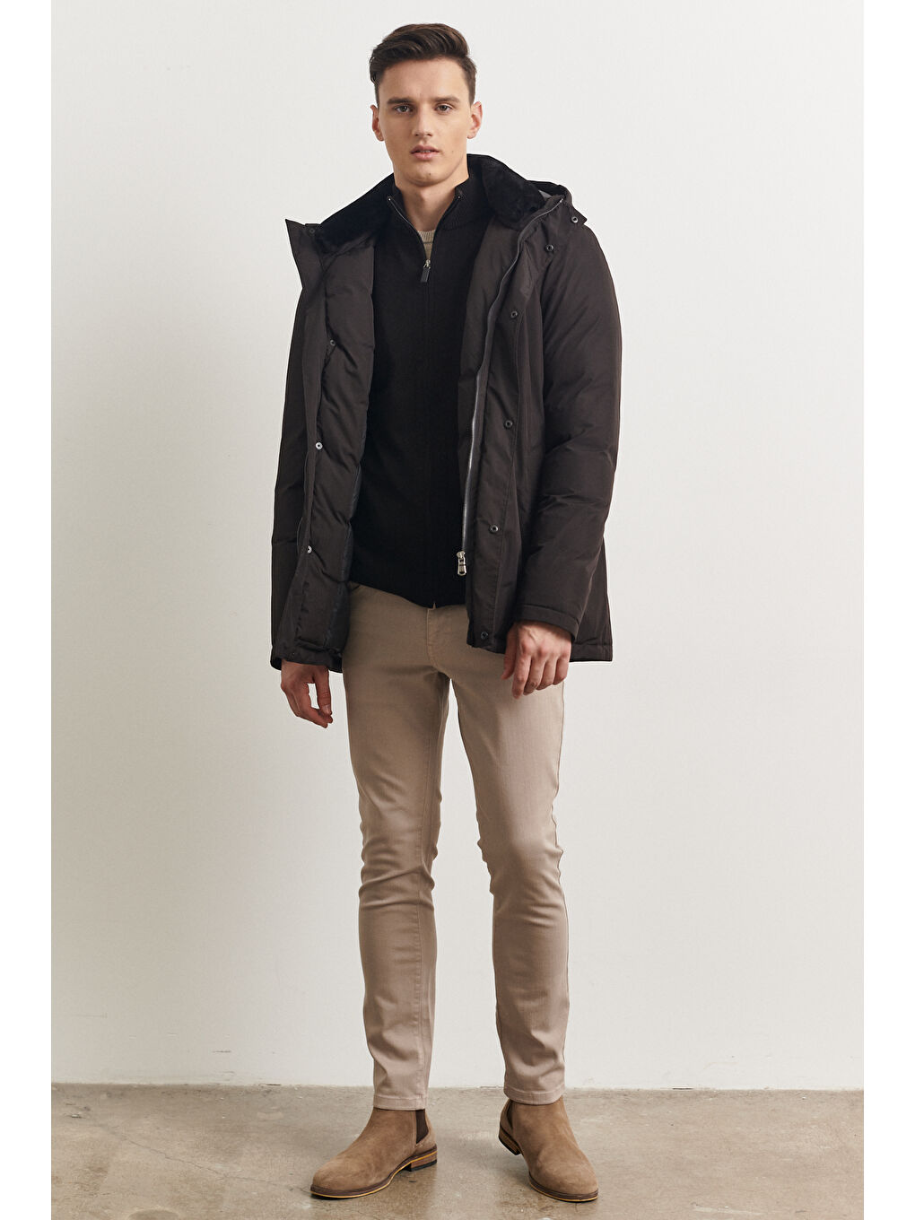 Erkek Siyah Standart Fit Normal Kesim Yaka İçi Kürklü Kışlık Mont