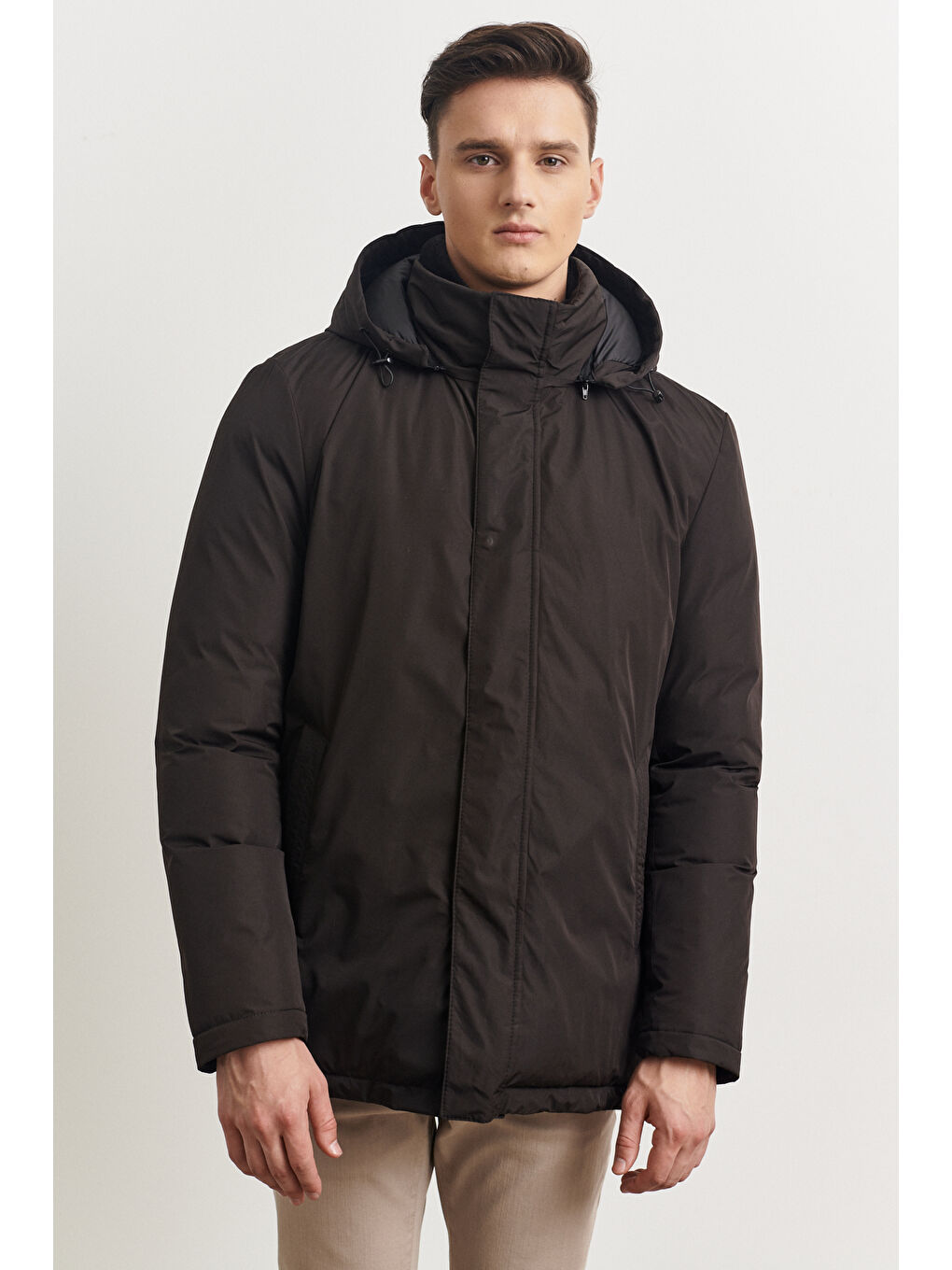 Erkek Siyah Standart Fit Normal Kesim Yaka İçi Kürklü Kışlık Mont-1