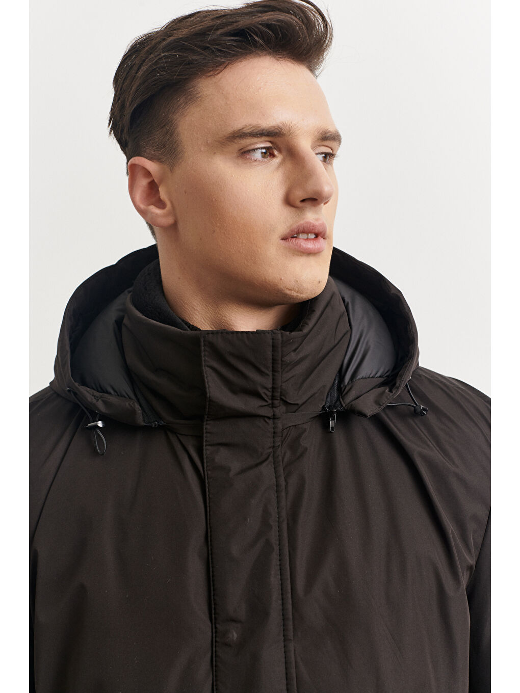 Erkek Siyah Standart Fit Normal Kesim Yaka İçi Kürklü Kışlık Mont-2