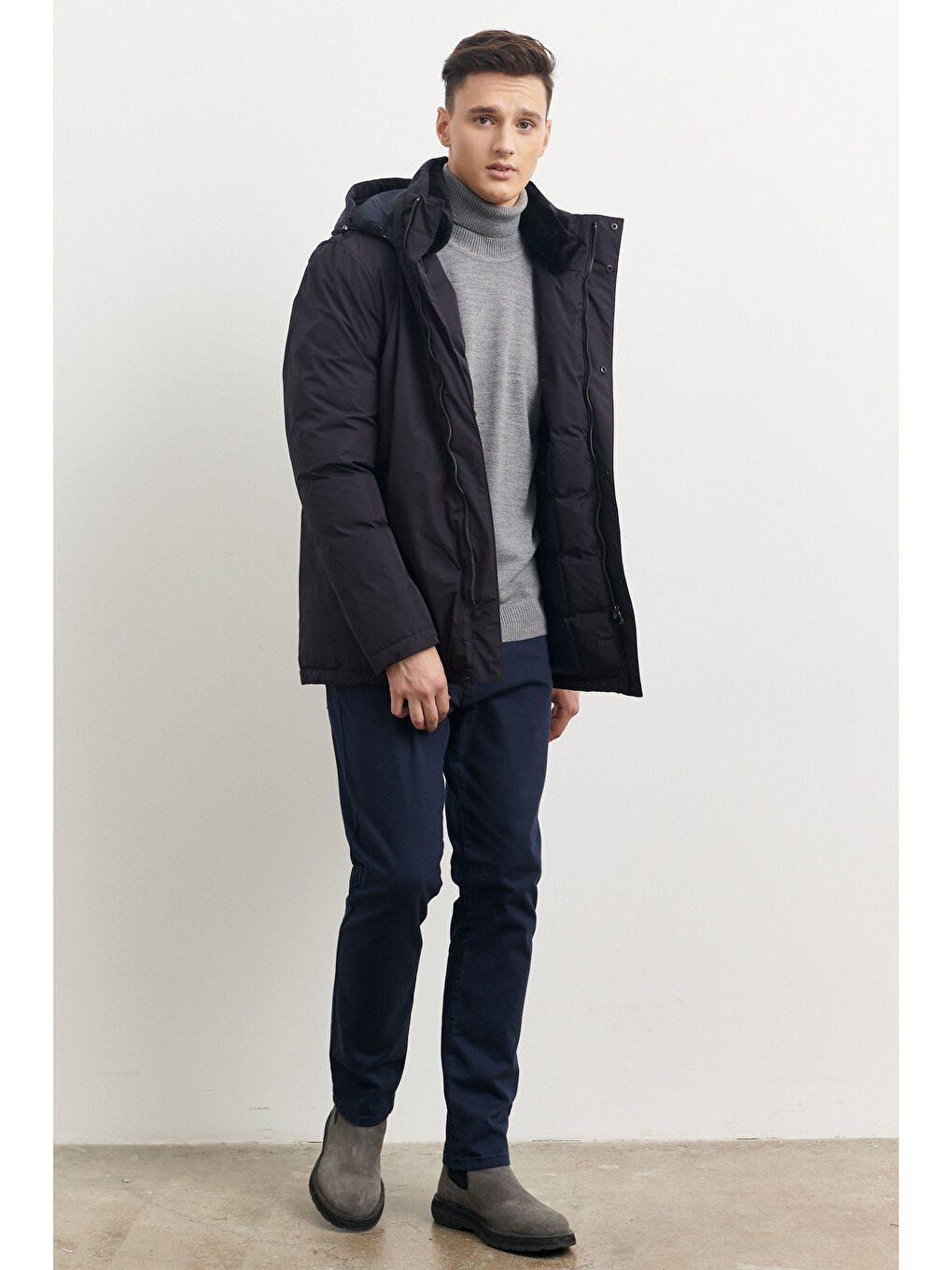 Erkek Lacivert Standart Fit Normal Kesim Yaka İçi Kürklü Kışlık Mont-1