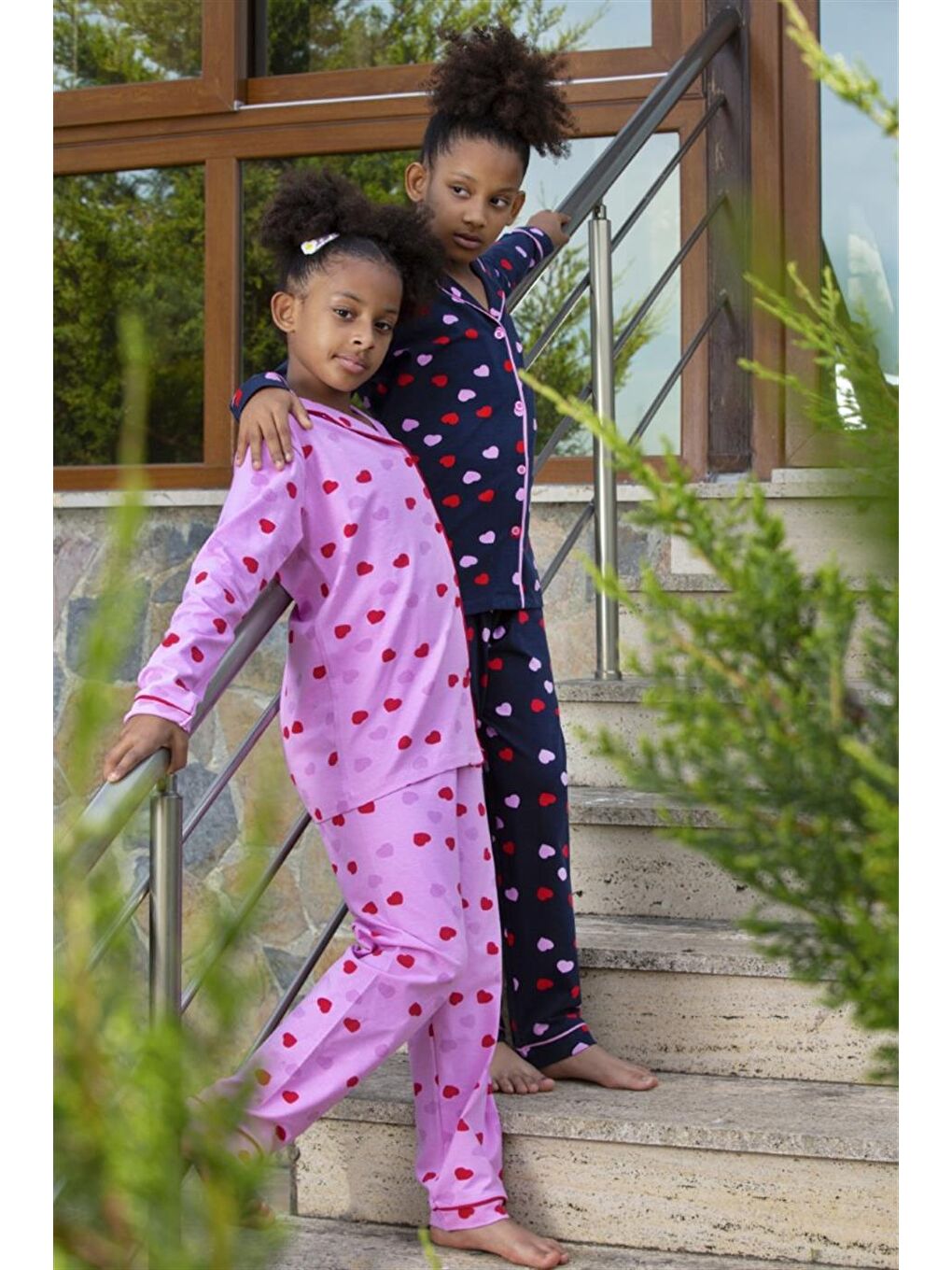 Kız Çocuk Uzun Kollu Düğmeli Pijama Takımı Kırmızı Kalpli Pembe-1