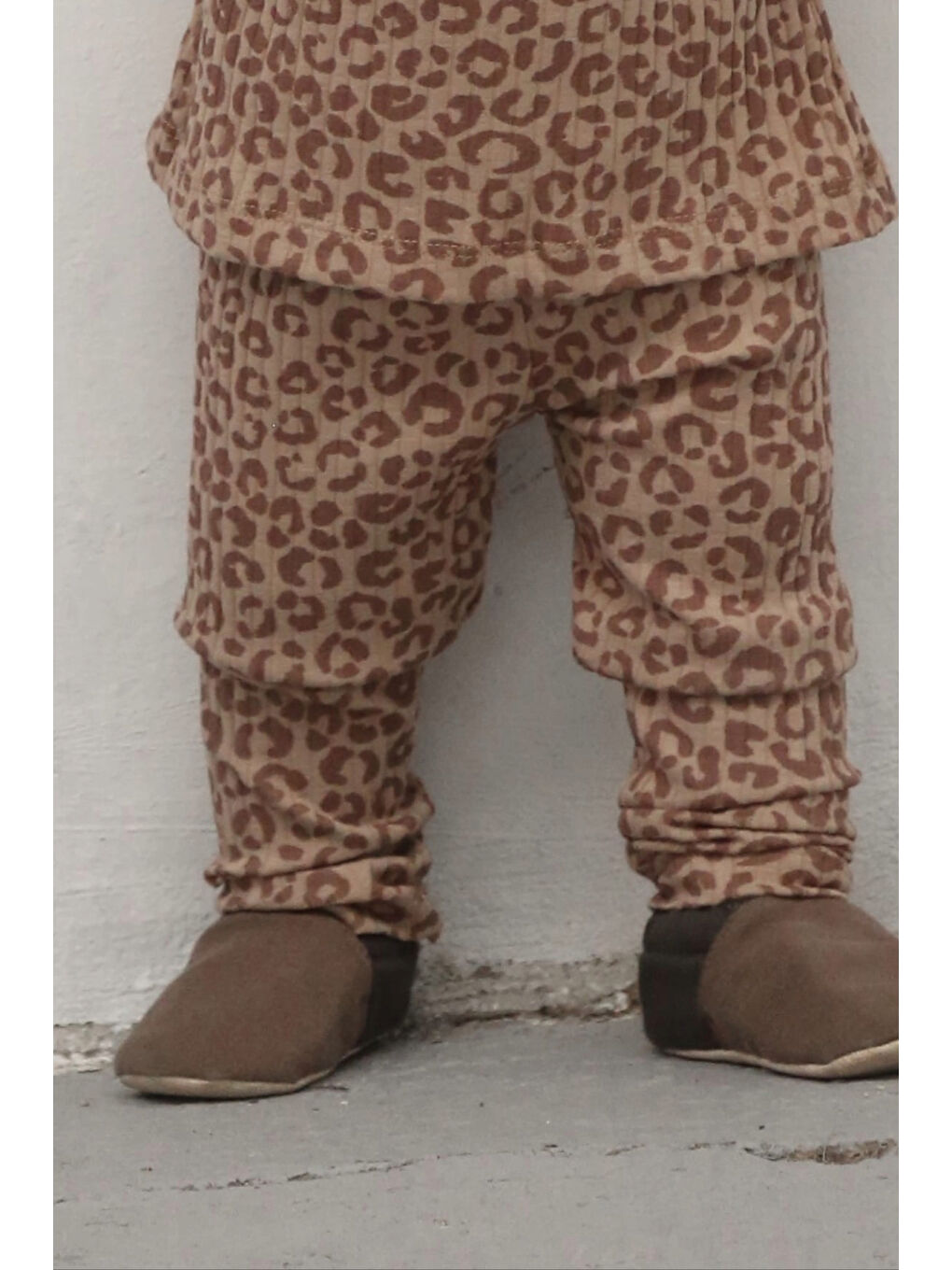 Kahverengi Leopar Desenli Bebek Tayt