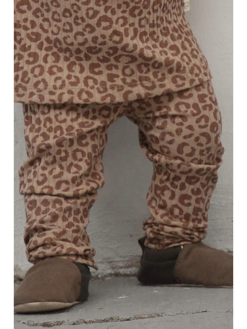 Kahverengi Leopar Desenli Bebek Tayt-3