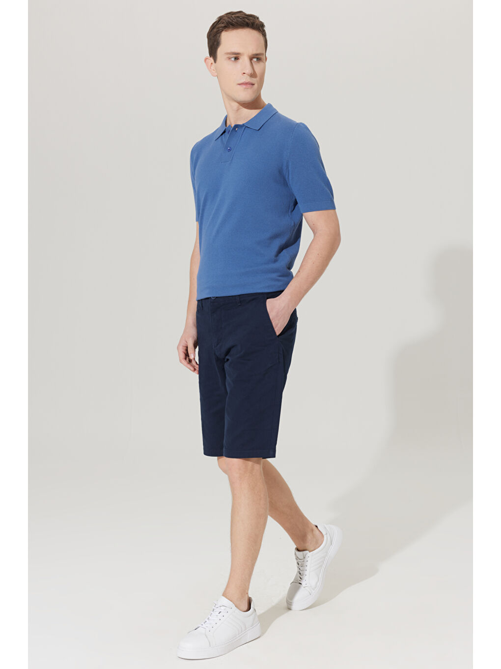 Erkek Lacivert Slim Fit Dar Kesim Yan Cepli Chino Şort-2