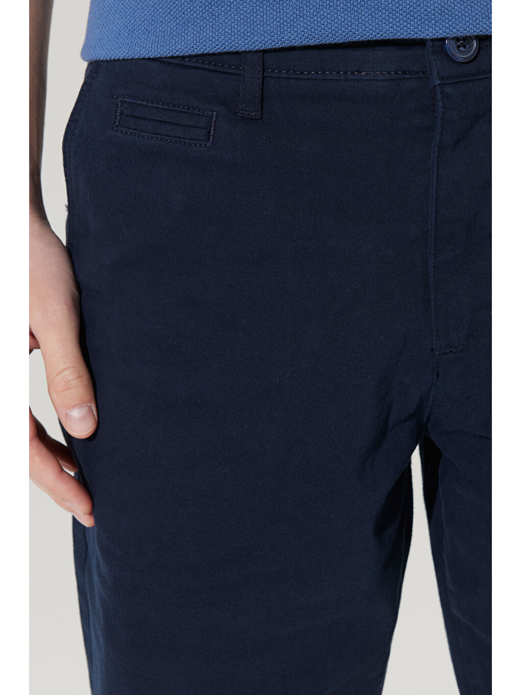 Erkek Lacivert Slim Fit Dar Kesim Yan Cepli Chino Şort-3