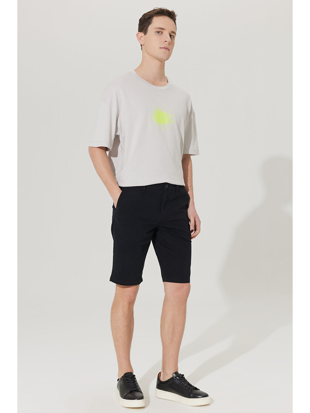 Erkek Siyah Slim Fit Dar Kesim Yan Cepli Chino Şort-4