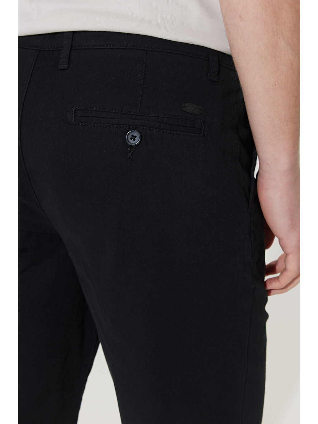 Erkek Siyah Slim Fit Dar Kesim Yan Cepli Chino Şort-6