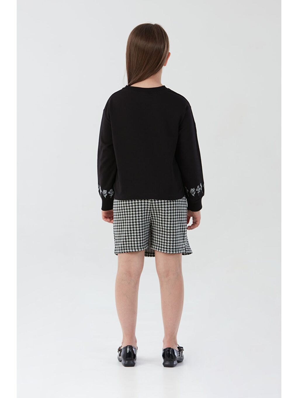 Siyah Çiçek Nakışlı Önü Düğümlü Şortlu 2 Li Kız Çocuk Takım-4