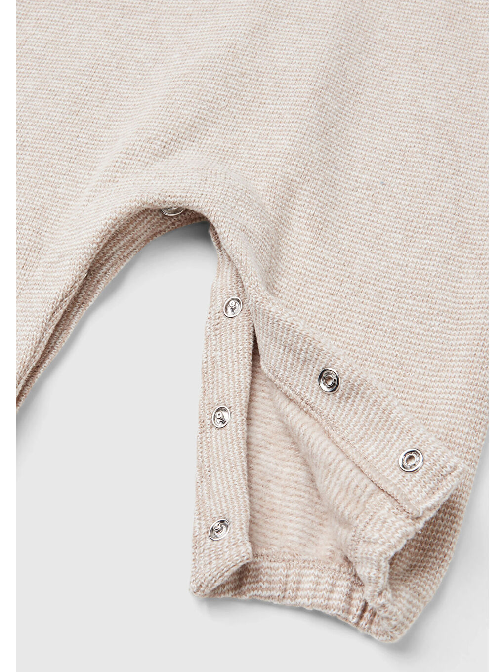 Bebek Bej Sırtı ve Beli Elastik Detaylı Düğmeli Askılı Salopet-3