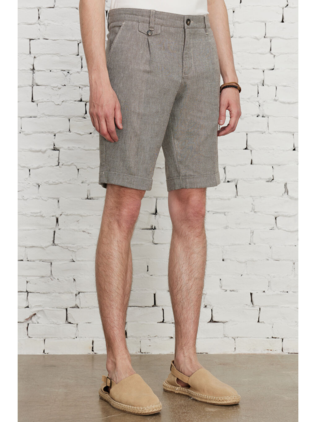 Erkek Kahverengi Slim Fit Dar Kesim Yan Cepli Diyagonal Desenli Pamuklu Şort-1